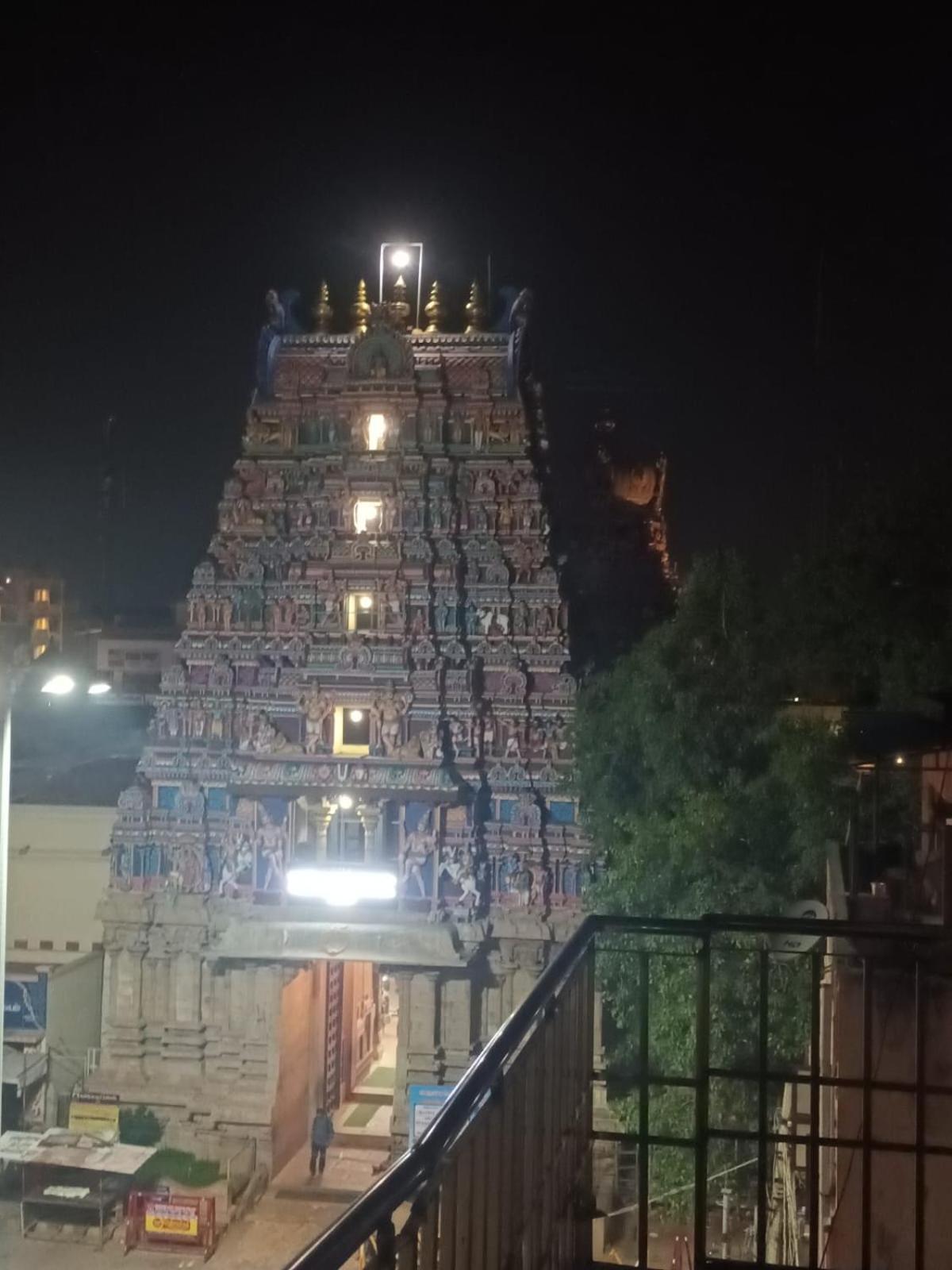 La Vonto - Madurai Railway Junction Villa Exterior foto